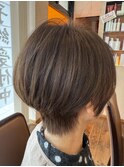 ソフトな魅力のコンパクトヘア