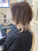 シェノン 赤羽店(CHAINON)&nbsp;インナーカラーホワイトベージュウルフミディアムレイヤー赤羽