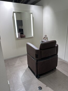 フェアリーファクトリー(Fairy factory)の写真/移動なし！個室でシャンプーから全て完結♪くつろげる空間でネイルも同時施術！極上のリラックス体験を◎