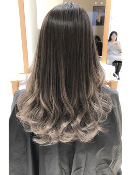 デイズ(days) アッシュグレージュグラデーっションカラー