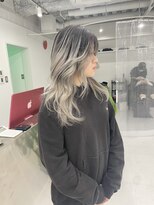 ギア(GEAR.)&nbsp;【三宮バレイヤージュ】シルバー×レイヤーカット