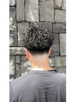 アフューズバイストゥー(Vfuse by StueW) ピンパーマ×テーパーフェード