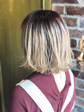 エイミー(Aimee) Aimee 町田ベージュグラデーション×外ハネカール