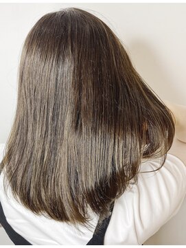 ジーナ セントラル銀座(Zina) プラチナオリーブ/イルミナカラー/髪質改善