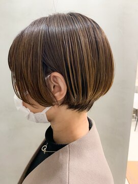 テトヘアー(teto hair) ショートボブ、前下がりショート、ハイライト、アッシュブラウン