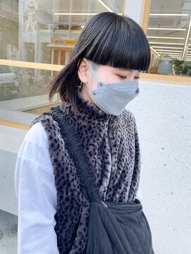 トゥコ(tuco) 刈り上げ個性的ワイドバング前髪厚めボブぱっつん