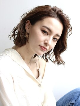 セシルヘアー(CECIL hair) 耳掛け くびれヘア マロンベージュ 　ぱっつんボブ 　下北沢