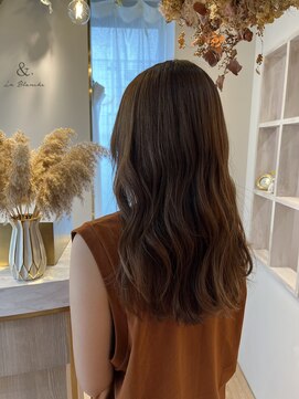 アンド ラ ブランシュ(&.La Blanche) 美髪のススメ/ネビージュ/ホワイトグレージュ/こなれミディ/大宮