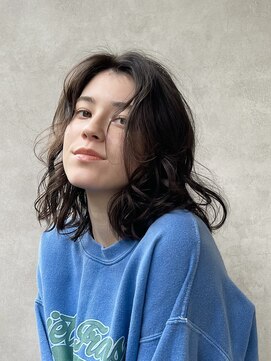 メゾンドイギー(MAISON de IGGY) ダークアッシュ##簡単スタイリングのモードなウエーブヘア