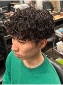 1218ツイストスパイラルパーマ束間アッシュブラック短髪ショート