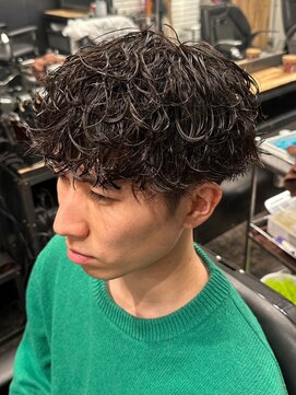 ビンゴ(BINGO) 1218ツイストスパイラルパーマ束間アッシュブラック短髪ショート