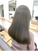 オリーブベージュ