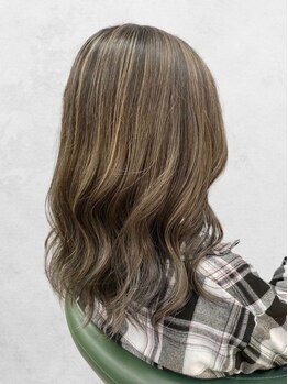 ヘアー アンド ビューティー ザ エフ 西尾店(Hair Beauty the F)の写真/透明感カラー×ハイライトで立体感のあるstyleを♪大人女性のための立体感のあるデザインカラーをご提案◎