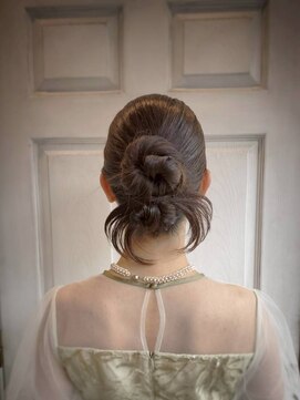 アロマ ヘアー ルーム 新宿3号店(AROMA hair room) お団子 ヘアアレンジ お呼ばれヘア アシメ