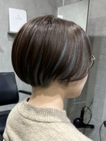 ルイ(ROUIS produced by LUCK 津田沼)&nbsp;ROUIS 津田沼 インナーカラーターコイズ/刈り上げショート/船橋