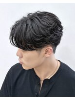 ヘッドストック(HEAD STOCK)&nbsp;曲がる縮毛矯正ニュアンスパーマ韓国センターパートメンズ眉毛