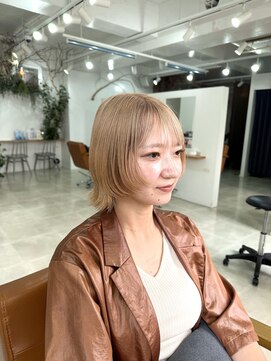 シーバイトリコ 市川(SEA by tricot) シアーベージュの外ハネミニボブ
