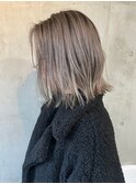 外国人風 ホワイトベージュカラー ヘルシースタイル