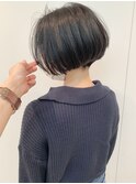大人黒髪ハンサムショート刈り上げセンターパート