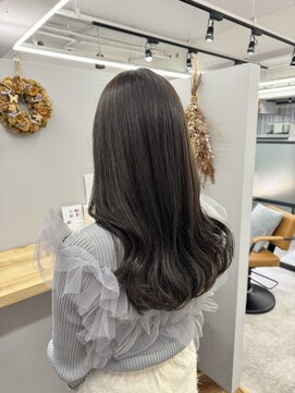 リジー(Litzy) オリーブアッシュカラー【三國麗奈】