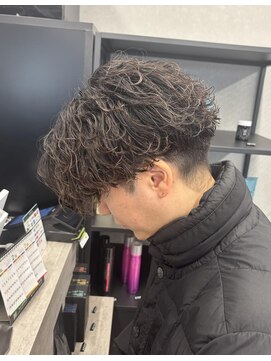 コードバイケンジ 戸塚(CODE by KENJE) 【波巻きシャドウパーマ】動き×陰影で決まる！