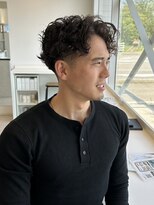 ライン(LYNE) メンズカット/メンズパーマ/センターパート/ツーブロック