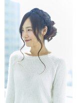 アトリエマサコ ホテル横浜キャメロットジャパン店(Atelier MASAKO)&nbsp;編み込みをmixした大人可愛いアレンジヘア