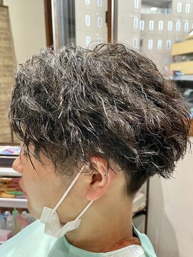 サロン ド デュラス(Salon de Duras) ちょい攻めツイストスパイラル センターパート