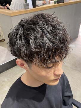 ピボット 北千住(PIVOT) PIVOT/北千住/ツイストスパイラルパーマ