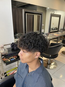 アイズ 海老名(AIZU) ツイストスパイラルパーマ マッシュパーマ 波巻き 〈理容室〉