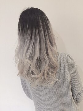 グッドフェローズ ミナミホリエ(GoodFellas minamihorie) 外国人風ホワイティーシルバーのメルトカラー♪