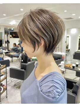 マグ ギンザ(mag ginza) 30代40代50代ショート白髪ぼかし髪型白髪染め面長似合わせ