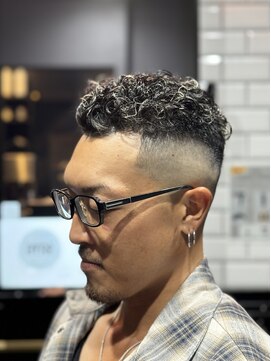 ハイライト オールバックパーマ　メンズ