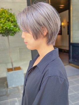 ハイトーンショート/ダブルブリーチ/くびれボブ/トリートメント