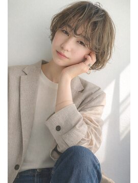 アンティ(ANTI) 大人カジュアル × 透明感ショート