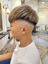 リリー 鷺沼店(RILLY)&nbsp;〈キシタクヘアー〉スキンフェード×ホワイトベージュ