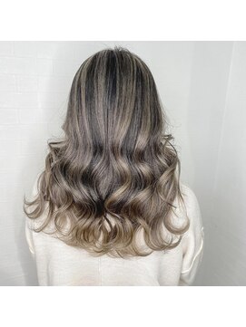 ユートピア(U topia) ホワイトアッシュ/シルバーカラー/ハイライト/バレイヤージュ