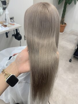 クオン 今泉(quon) 【quon】　ホワイトベージュカラー　-天神 今泉 薬院-