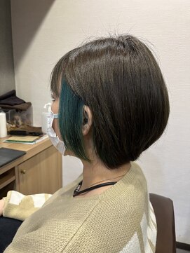 エルバイシオン(aile by sion) ☆デザインオリーブカラー☆ショートボブ☆インナーグリーン