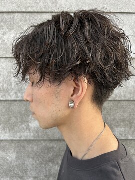 ヒュイル バイ ニアウ(Hwyl by Niau) メンズマッシュパーマ波巻スパイラルパーマニュアンスパーマ