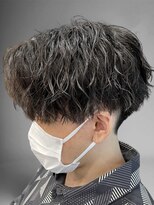 エール(Aile) MEN’SHAIRウルフアッシュブラックカルマパーマベリーショート