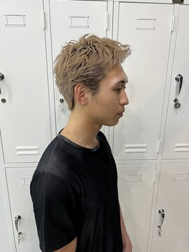 ボブ 金沢(BOB) 10代20代 メンズカット ハイトーン ブリーチ スパイキーショート