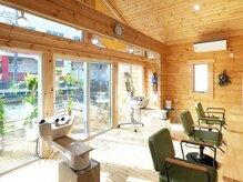 ボンド 新鎌ヶ谷店(BOND)の雰囲気（ログハウスの木のぬくもり、香り、心地よい癒しの空間です。）