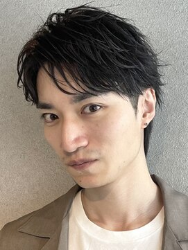 ブルニール 心斎橋(BLEUNIR) フェザーパーマ　センターパート　ビジネスヘア　ツーブロック