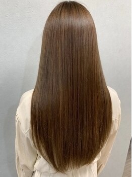アピューズ ヘアー 西宮北口(Apiuz Hair)の写真/【西宮北口5分】一人一人の髪質を見極め最適な薬剤を選定!ナチュラルで柔らか質感のストレートを叶えます♪