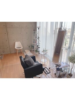 大人女性専用サロン◇ゆったりと落ち着いたプライベート空間で悩みを相談しながら癒しの時間を。