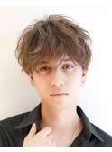 スーツ短髪ツーブロック束感モテる黒髪シークレットパーマ流行
