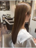 艶やかなストレートスタイル