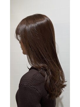 ウタシロイロ(uta shiroiro) グレージュ×レイヤー