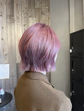 ロロネー 中津(Lolonois) レイヤーミニボブ×ピンクカラー